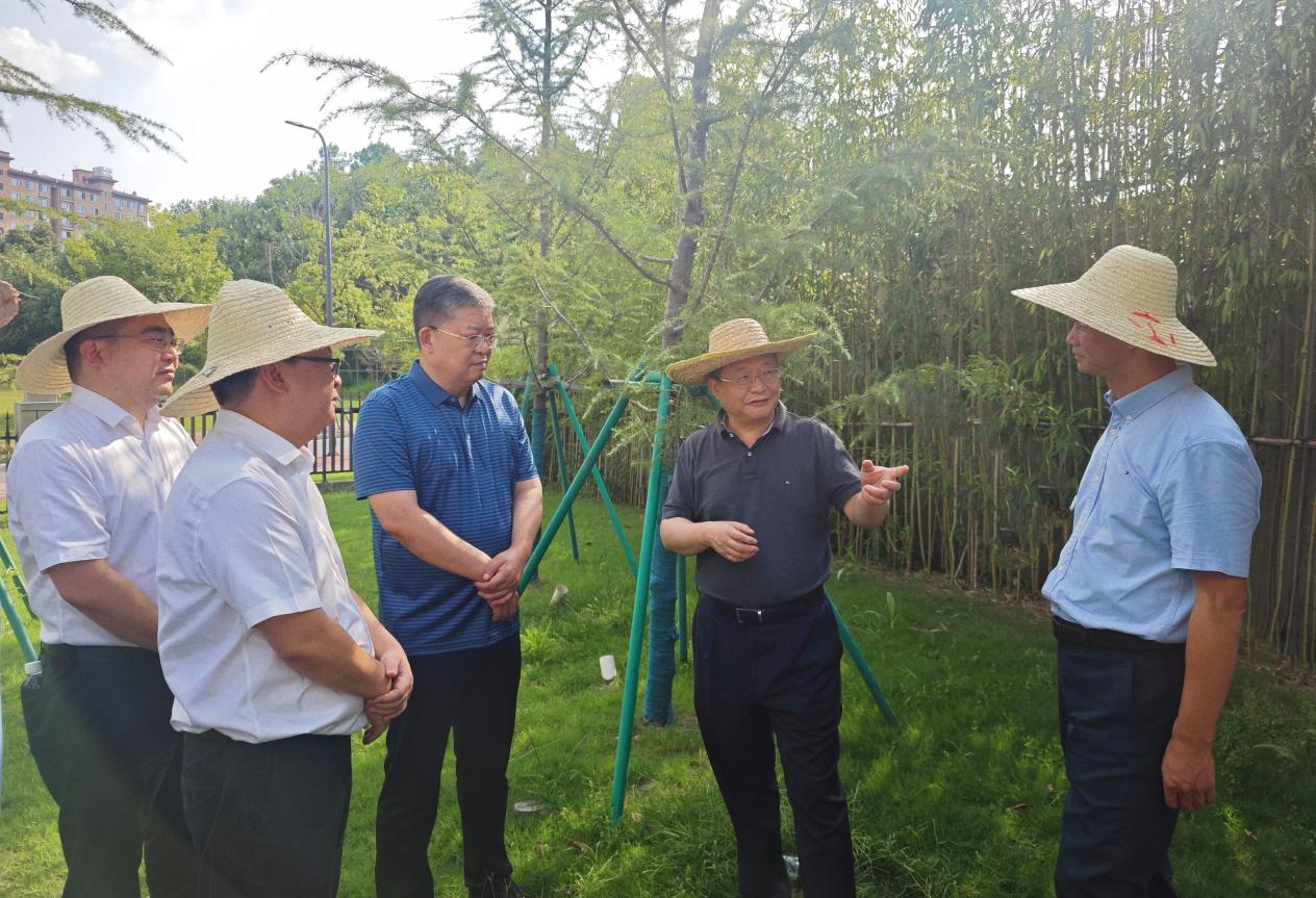 住建部城建司司长胡子健带队到景德镇水务调研高品质供水项目